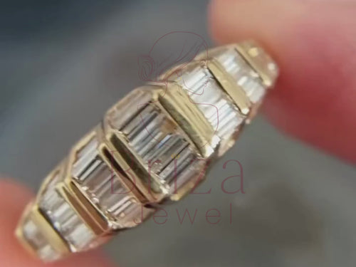 baguette diamond wedding band close-up showing art deco stone detail